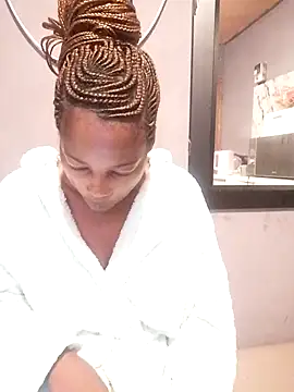 Snapshot of sexylira chatting on 10-13-25, 06:57 sexylira online show from 10-13-25, 06:57