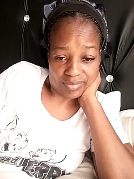 Snapshot of sexylira chatting on 11-28-25, 12:41 sexylira online show from 11-28-25, 12:41