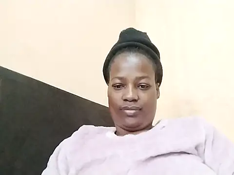 Snapshot of sexylira chatting on 06-29-26, 01:44 sexylira online show from 06-29-26, 01:44