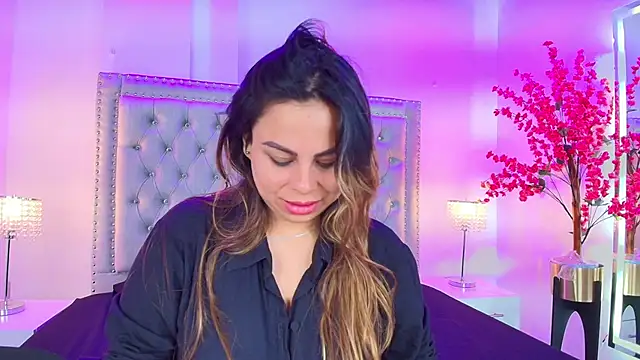 Snapshot of Lia_adamsss chatting on 10-18-25, 12:24 Lia adamsss online show from 10-18-25, 12:24