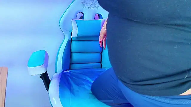 Snapshot of Lia_adamsss chatting on 02-14-26, 03:47 Lia adamsss online show from 02-14-26, 03:47