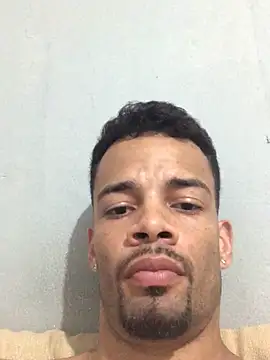 Snapshot of HenriquePhn chatting on 03-19-26, 08:13 HenriquePhn online show from 03-19-26, 08:13