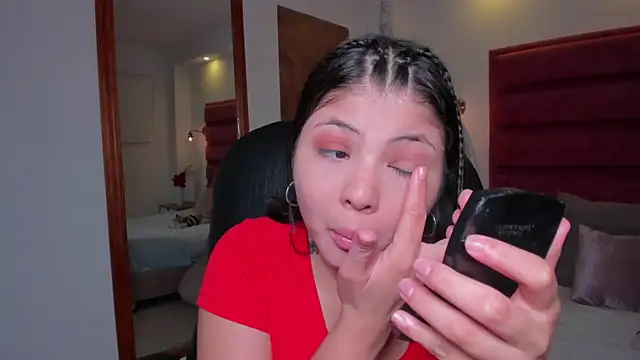 Snapshot of abby_roux chatting on 10-25-25, 03:25 abby roux online show from 10-25-25, 03:25