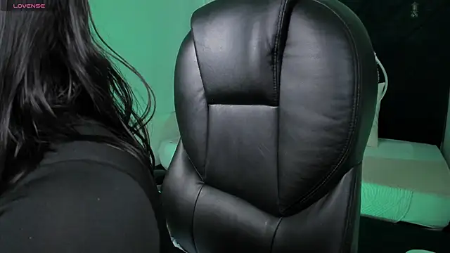 Snapshot of abby_roux chatting on 10-31-25, 03:07 abby roux online show from 10-31-25, 03:07