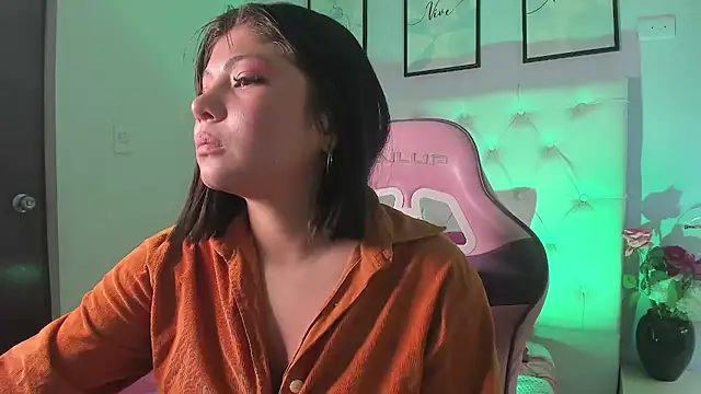 Snapshot of abby_roux chatting on 11-23-25, 03:28 abby roux online show from 11-23-25, 03:28