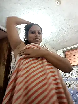 Snapshot of JENNIFERtamil chatting on 11-08-25, 08:25 JENNIFERtamil online show from 11-08-25, 08:25