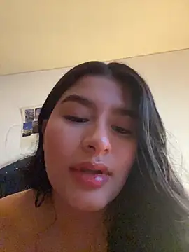 andrea gomes  online show from 05-18-26, 07:14