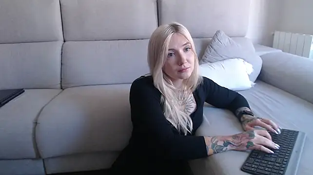 tattoobbgirl online show from 09-22-25, 11:12