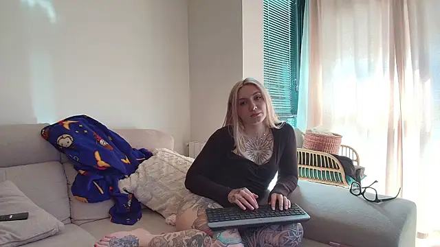 tattoobbgirl online show from 06-06-26, 03:17