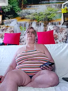 QueenPammy1 online show from 09-19-25, 10:49