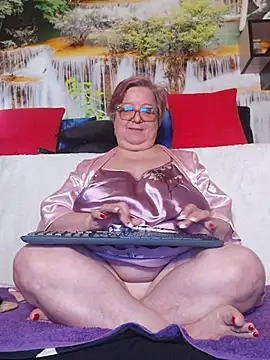 QueenPammy1 online show from 03-31-26, 08:37