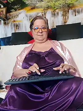 QueenPammy1 online show from 04-04-26, 05:38