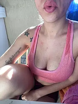 Snapshot of Jessica-R chatting on 06-18-26, 11:58 Jessica-R online show from 06-18-26, 11:58