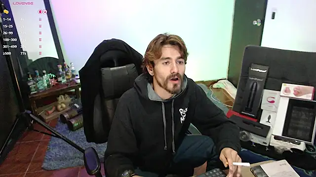 Aaron malikk online show from 10-24-25, 01:57