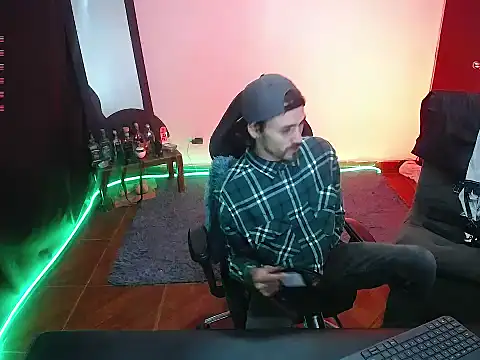 Aaron malikk online show from 10-31-25, 01:17