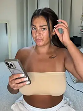 Snapshot of ultimate_PAWG chatting on 02-27-26, 01:22 ultimate PAWG online show from 02-27-26, 01:22