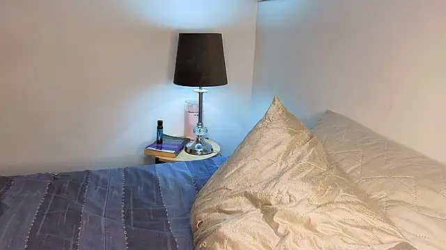 Snapshot of haku_kanjy chatting on 10-25-25, 01:02 haku kanjy online show from 10-25-25, 01:02