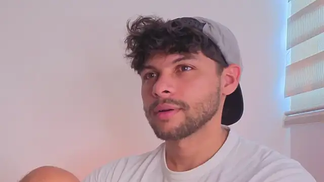 Snapshot of haku_kanjy chatting on 12-17-25, 08:04 haku kanjy online show from 12-17-25, 08:04