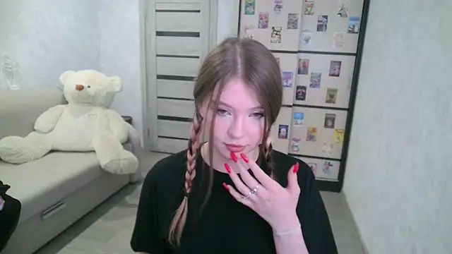 GinnyBlacky online show from 06-18-26, 08:46
