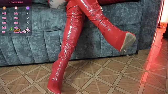 Snapshot of _LuanaDabbraccio chatting on 11-21-25, 02:05 LuanaDabbraccio online show from 11-21-25, 02:05