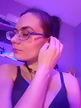 Snapshot of MilanaPure chatting on 03-11-25, 08:09 MilanaPure online show from 03-11-25, 08:09