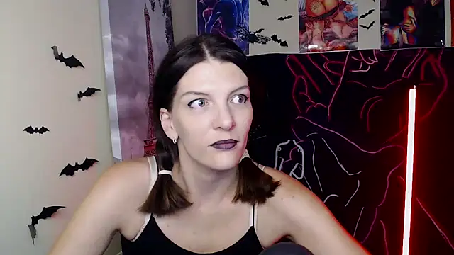 VanessaRey  online show from 10-28-25, 08:07