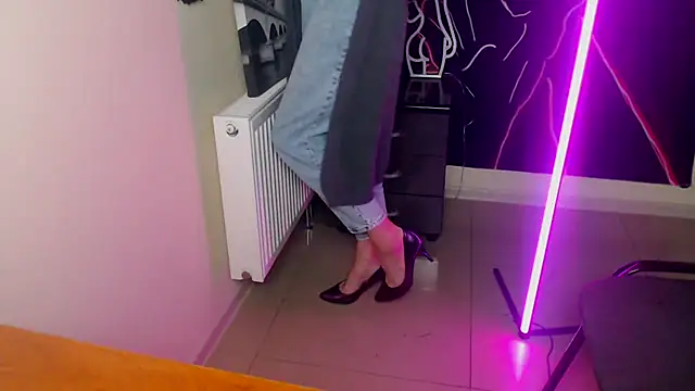 VanessaRey  online show from 11-30-25, 07:01