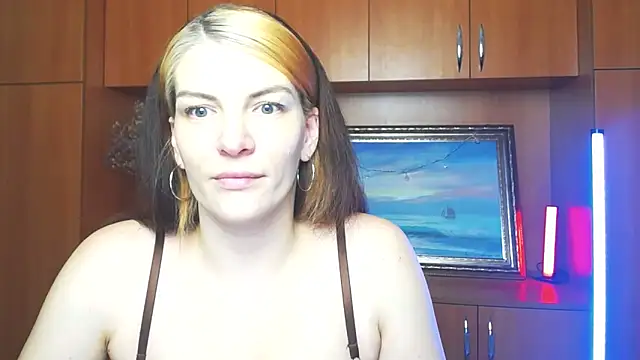 VanessaRey  online show from 03-02-26, 05:20