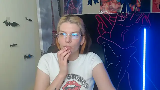 VanessaRey  online show from 04-30-26, 04:13