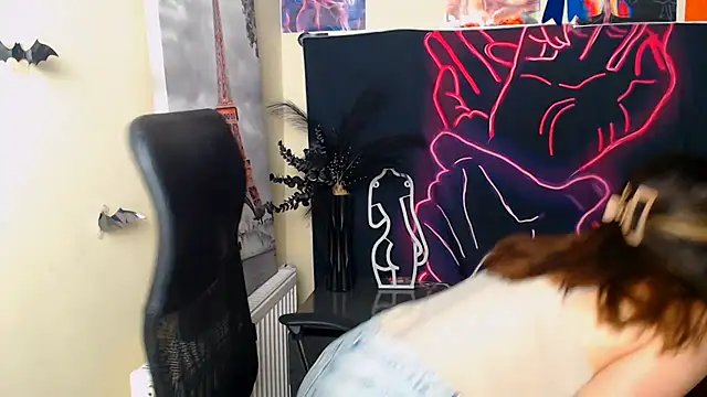 VanessaRey  online show from 06-18-26, 06:24