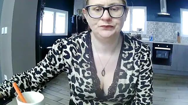 Snapshot of lady_gloria69 chatting on 02-13-26, 08:43 lady gloria69 online show from 02-13-26, 08:43