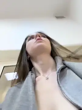 MilaBee online show from 04-24-26, 08:28