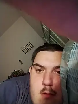 Snapshot of Piono chatting on 03-17-25, 09:34 Piono online show from 03-17-25, 09:34