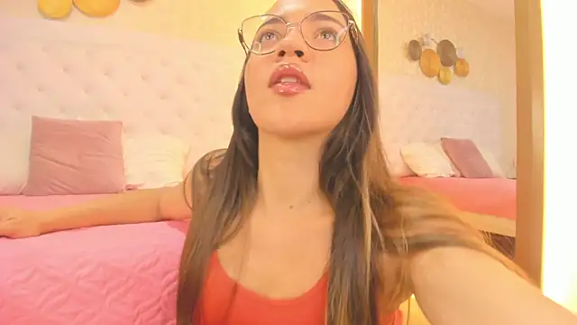 Snapshot of debora_scoot chatting on 11-01-25, 10:50 debora scoot online show from 11-01-25, 10:50