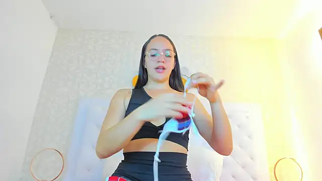 Snapshot of debora_scoot chatting on 12-15-25, 10:52 debora scoot online show from 12-15-25, 10:52