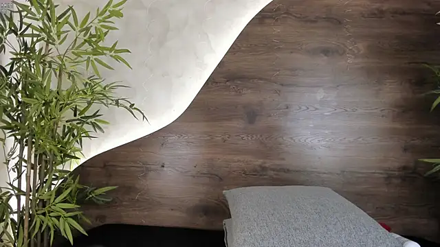 mia lacy  online show from 11-28-25, 08:00