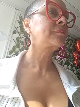 Amadamilf1980 online show from 09-26-25, 01:37