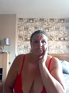 MissQueenBeex online show from 03-19-25, 02:35