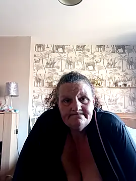 MissQueenBeex online show from 03-20-25, 12:00