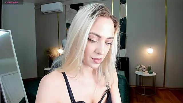  Miss Valentina  online show from 03-21-25, 04:17