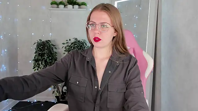 Joann Shermann online show from 11-25-25, 01:05