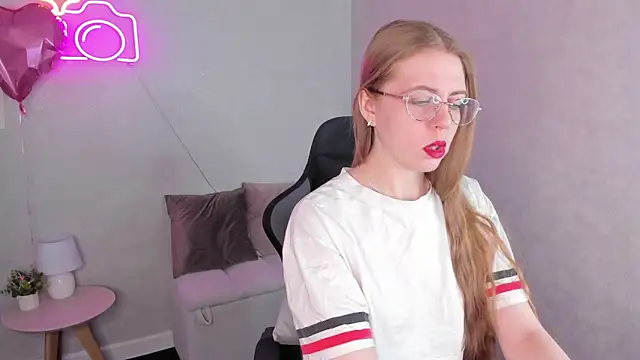 Joann Shermann online show from 02-25-26, 01:15