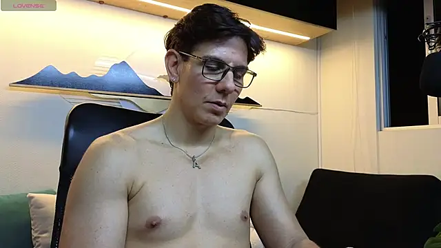 Snapshot of Almiboys chatting on 03-19-25, 05:08 Almiboys online show from 03-19-25, 05:08