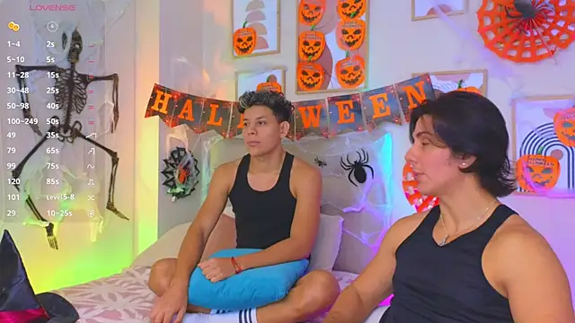 Snapshot of Almiboys chatting on 10-08-25, 11:13 Almiboys online show from 10-08-25, 11:13