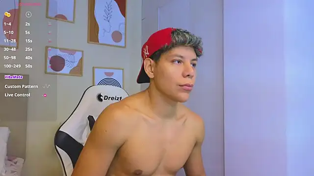 Snapshot of Almiboys chatting on 11-09-25, 11:47 Almiboys online show from 11-09-25, 11:47