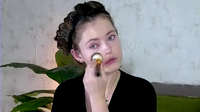 AshleyD  online show from 11-13-25, 02:21