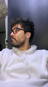 Snapshot of Freakydrag chatting on 11-13-25, 08:24 Freakydrag online show from 11-13-25, 08:24