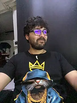 Snapshot of Freakydrag chatting on 11-15-25, 04:10 Freakydrag online show from 11-15-25, 04:10