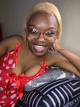 Snapshot of YummyMelanin117 chatting on 10-02-25, 10:28 YummyMelanin117 online show from 10-02-25, 10:28