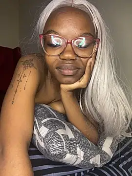 Snapshot of YummyMelanin117 chatting on 10-17-25, 03:31 YummyMelanin117 online show from 10-17-25, 03:31